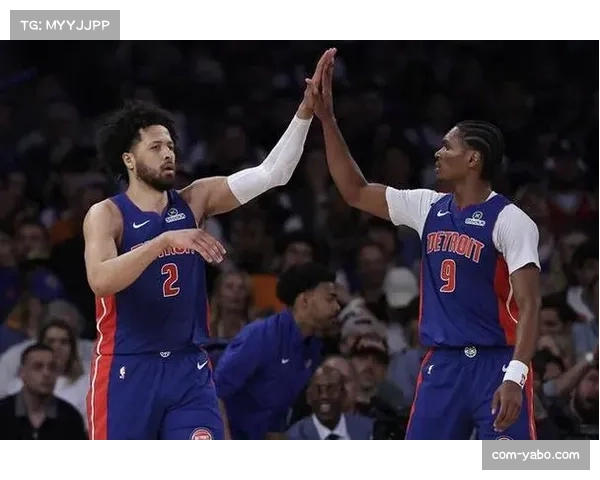 灰熊次节三分球大爆发,单节42分助力半场远投命中率达四成