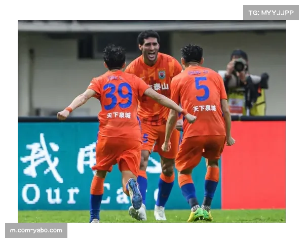 土超赛事攻防转换节奏提速,传中制造威胁成主流战术 土超赛事攻防转换节奏提速,传中制造威胁成主流战术